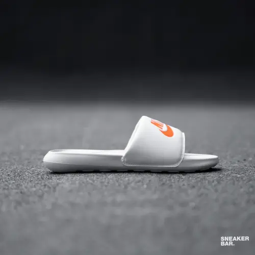 Сланцы Nike Victori One Slide 