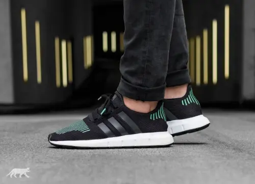Adidas Swift Run 