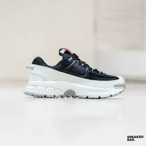 Кроссовки Nike Zoom Vomero Roam 