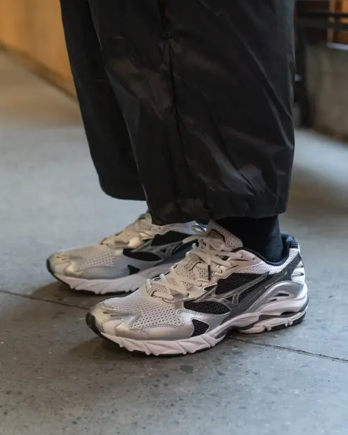 Кроссовки Mizuno WAVE RIDER 10