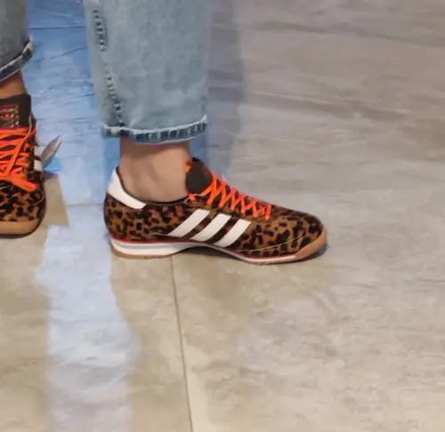 Кроссовки adidas Originals SL 72 OG цвет красный IE3475