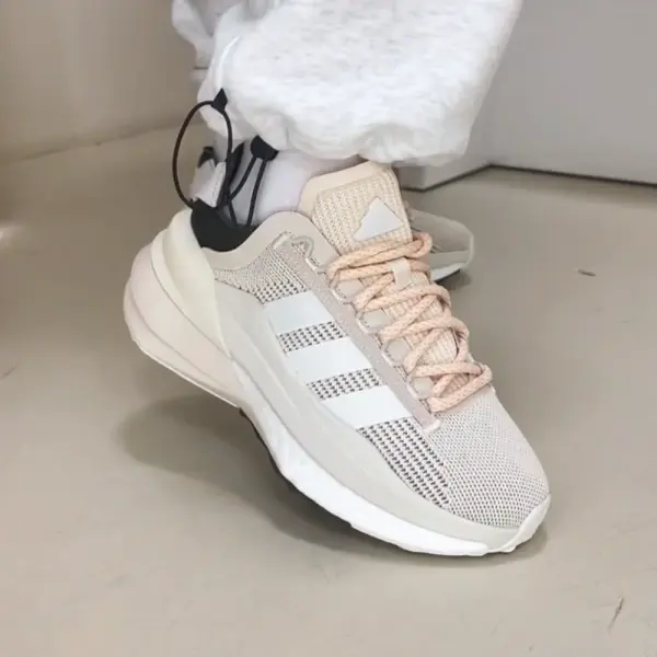 Кроссовки Adidas Avryn X (II0048) обзор модели на ногах