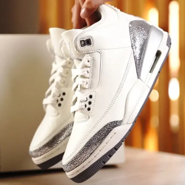 Кроссовки Jordan 3 Retro W (CK9246-100) обзор модели в руках