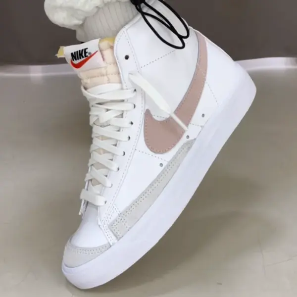 Nike Blazer Mid 77 (CZ1055-118) обзор на ногах