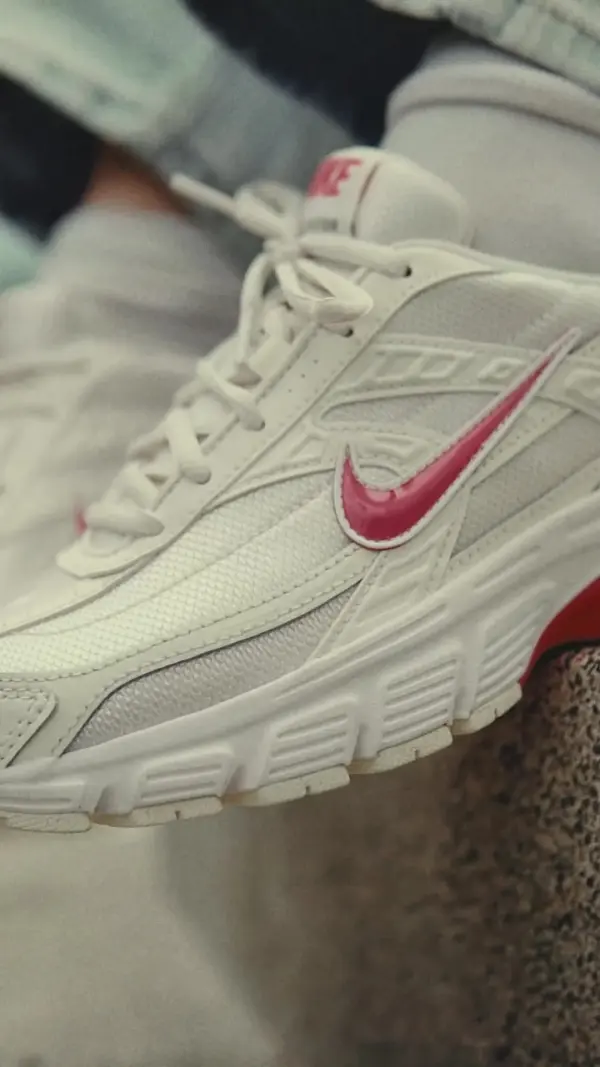 Видео Кроссовки Nike WMNS INITIATOR (394053-104)