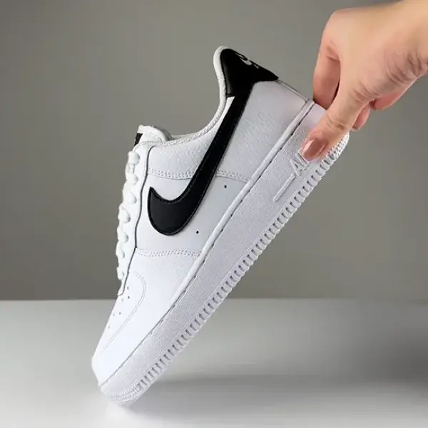 Кроссовки Nike Air Force 1'07 (DD8959-103) обзор модели