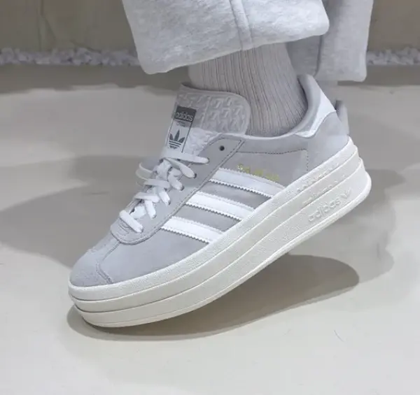 Кеды Adidas Gazelle Bold (HQ6893) обзор на ногах