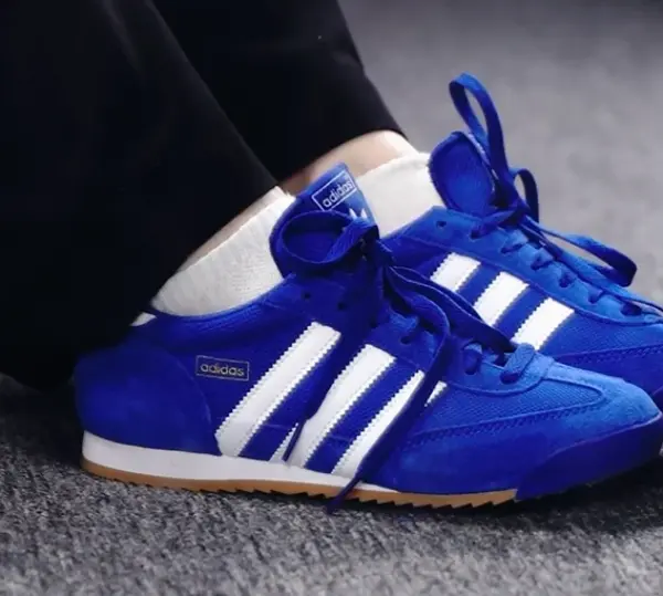 Видео Кроссовки Adidas R71 (IH1325)