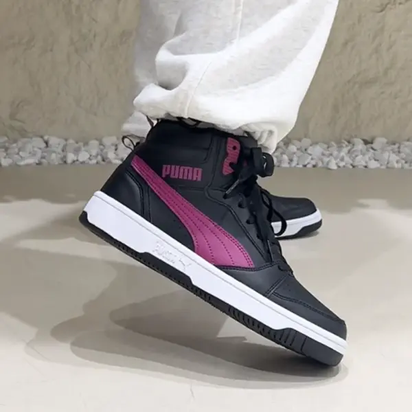 Ботинки Puma Rebound V6 Mid Winter Jr (394685-04) обзор на ногах