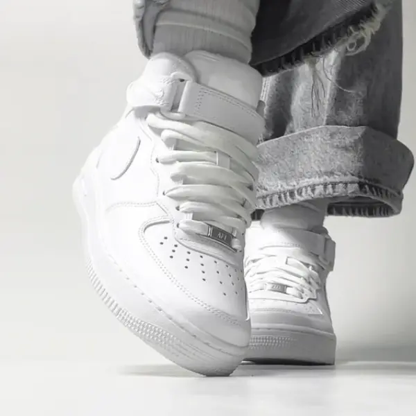 Кроссовки Nike Air Force 1 07 Mid (DD9625-100) обзор модели