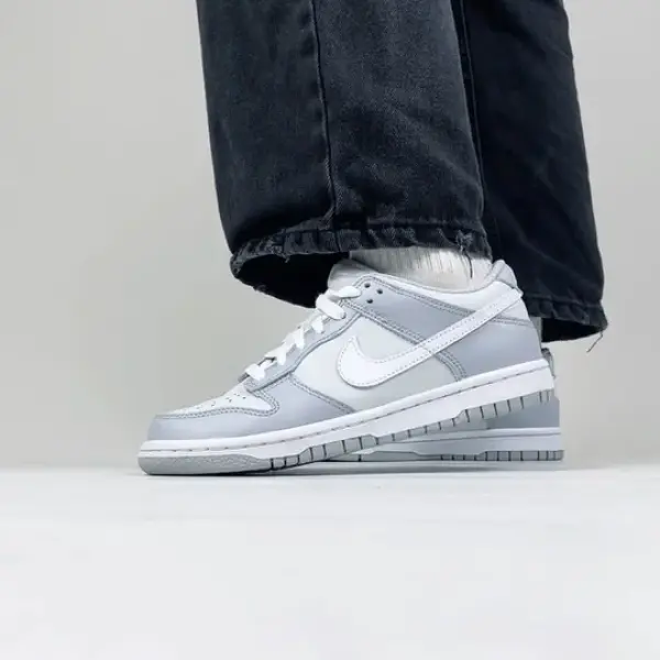 Кроссовки Nike Dunk Low (GS) (DH9765-001) обзор модели на ногах