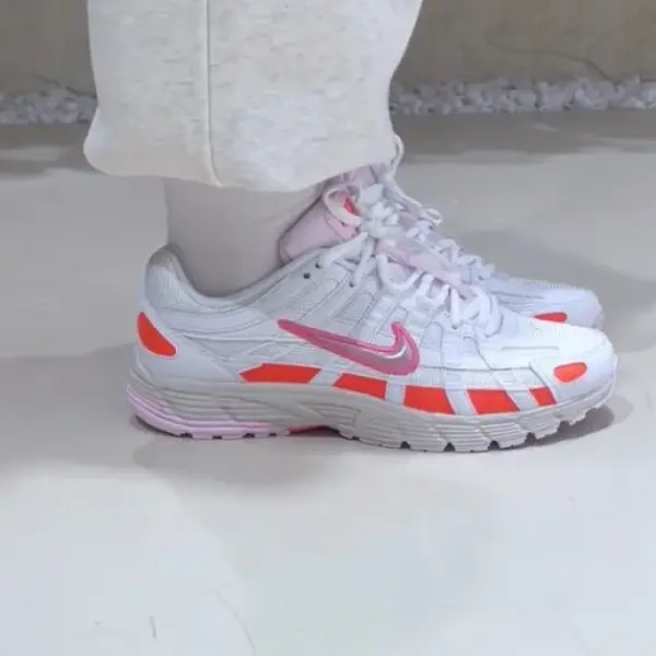 Кроссовки Nike P-6000 (CV3033-100) обзор на ногах