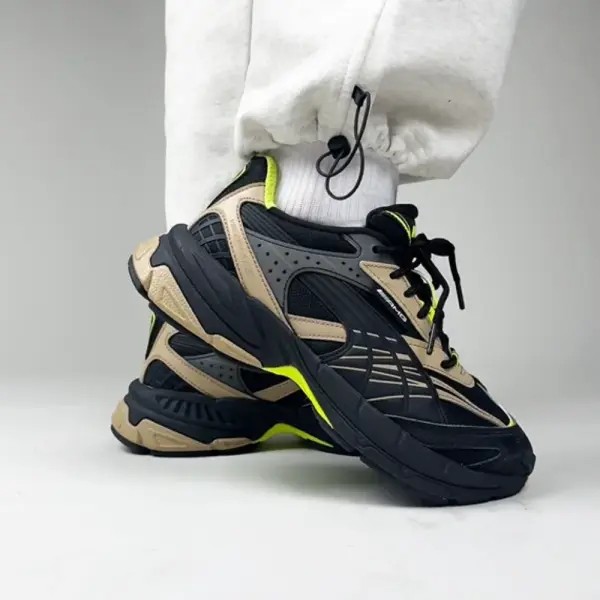Кроссовки Puma x AMG Velophasis (308114-02) обзор на ногах