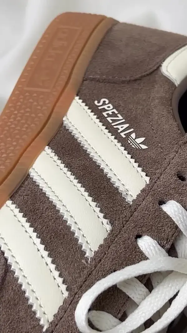 Видео Кеды Adidas Handball Spezial W (IF6490)