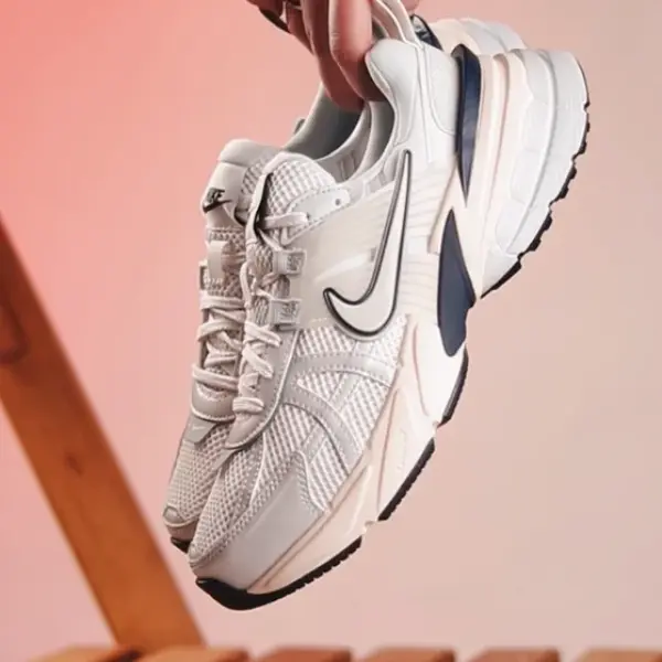 Кроссовки Nike V2K Run (FD0736-004) обзор модели