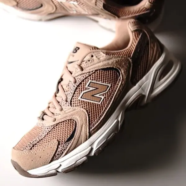 Видео Кроссовки New Balance 530 (U530CRA)