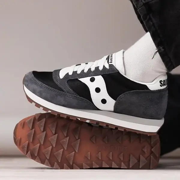 Кроссовки Saucony Jazz 81 (S70539-61) обзор модели на ногах