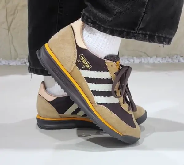 Кеды Adidas SL 72 RS (IG4645) обзор на ногах