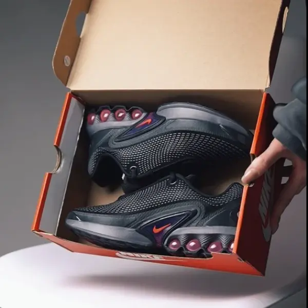 Кроссовки Nike Air Max DN (DV3337-008) обзор модели в руках