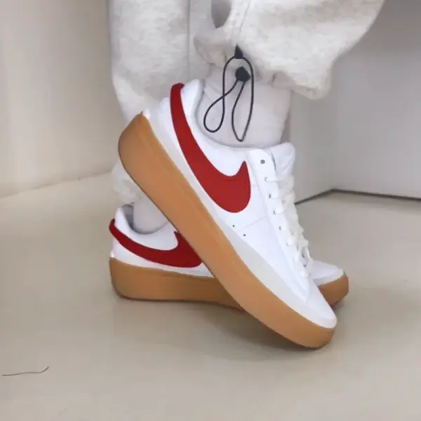 Кеды Nike Blazer Phantom Low (FN5820-100) обзор на ногах