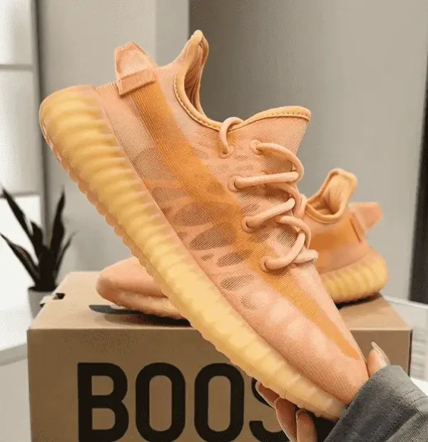Кроссовки Adidas Yeezy Boost 350 V2 (GW2870) обзор в руках