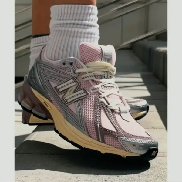 Кроссовки New Balance 1906 (U1906RNF) обзор модели