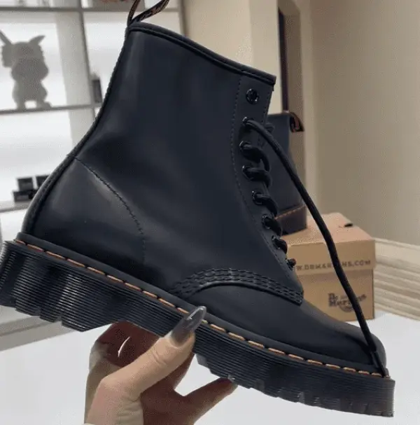Ботинки Dr. Martens 101 Bex (26203001) обзор в руках