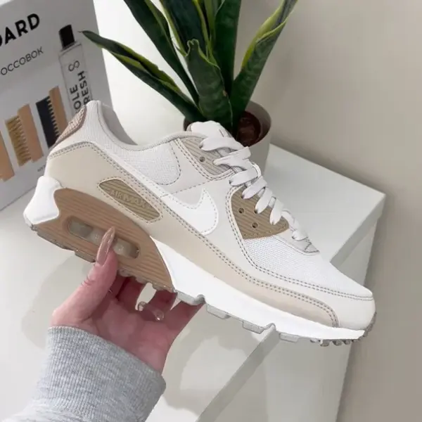 Кроссовки Nike Air Max 90 (DH8010-004) обзор модели в руках