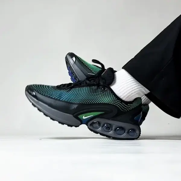 Кроссовки Nike Air Max DN (DV3337-010) обзор на модель