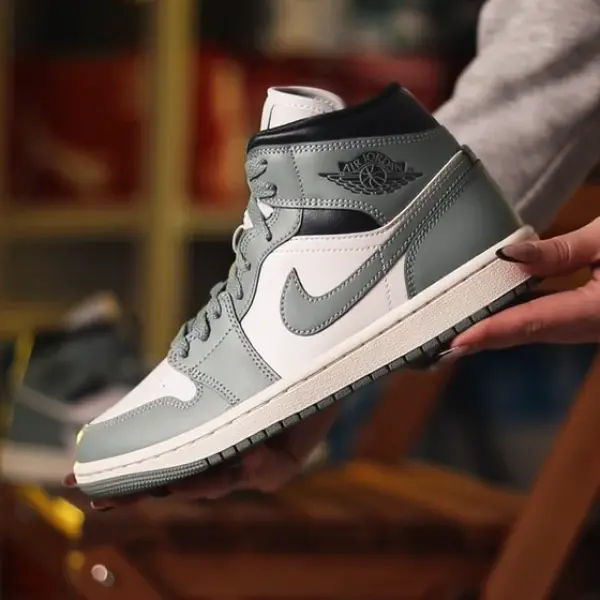 Кроссовки Jordan 1 Mid (BQ6472-130) обзор модели