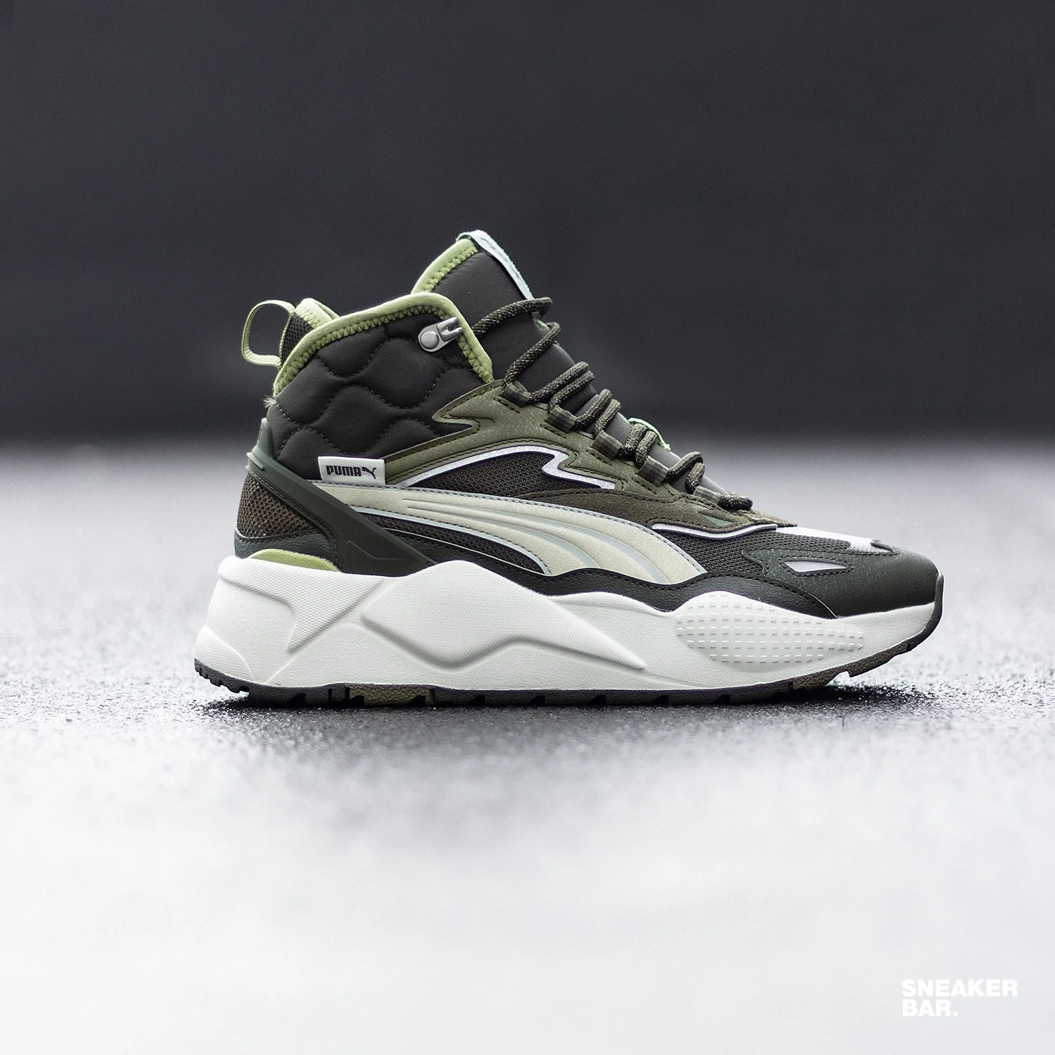 Какие скидки действуют в SNEAKER BAR на кроссовки Nike, Adidas, Puma и другие товары