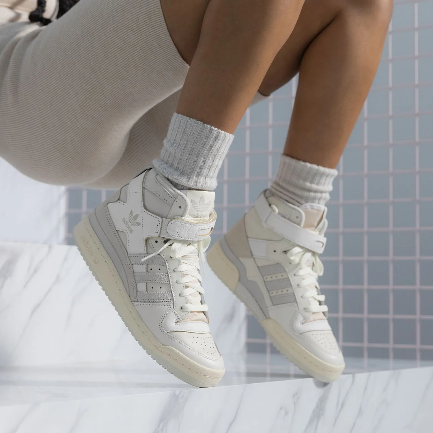 Белые Adidas Forum