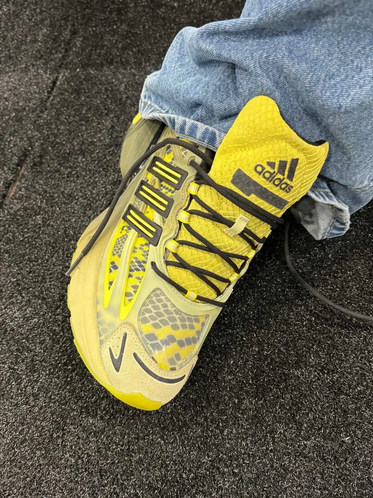 Shake James x adidas Adistar XLG 2.0 Wild Rivals — обзор