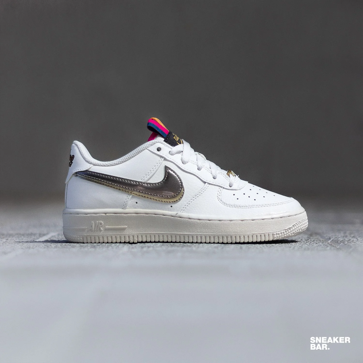 DH9595-001ナイキエアフォース1 LV8 GS Купить Nike Air Force 1 LV8 (GS) (DH9595-001) в Минске по разумной