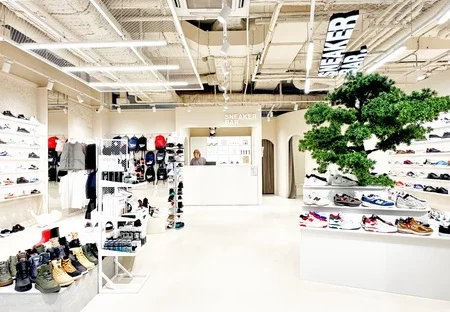 Магазин кроссовок Sneaker Bar Galleria Минск, пр. Победителей, 9 (этаж 4)