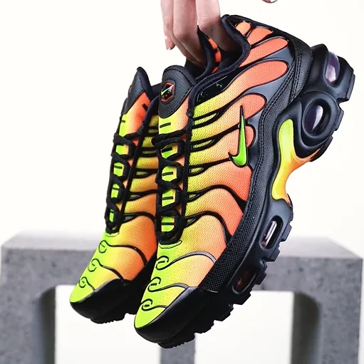 Кроссовки Nike Air Max Plus TN SE W (AQ9979-001)