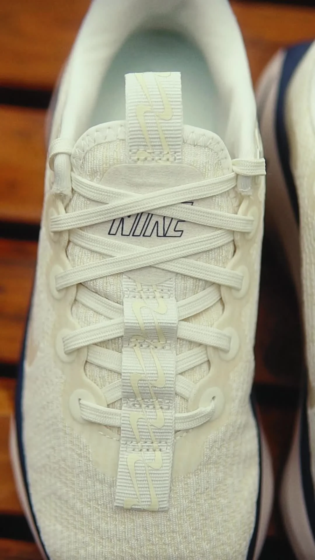 Nike WMNS MOTIVA (DV1238-113)