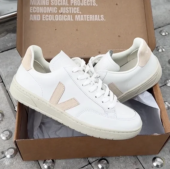 Кеды Veja V-12 Leather (XD0202335)