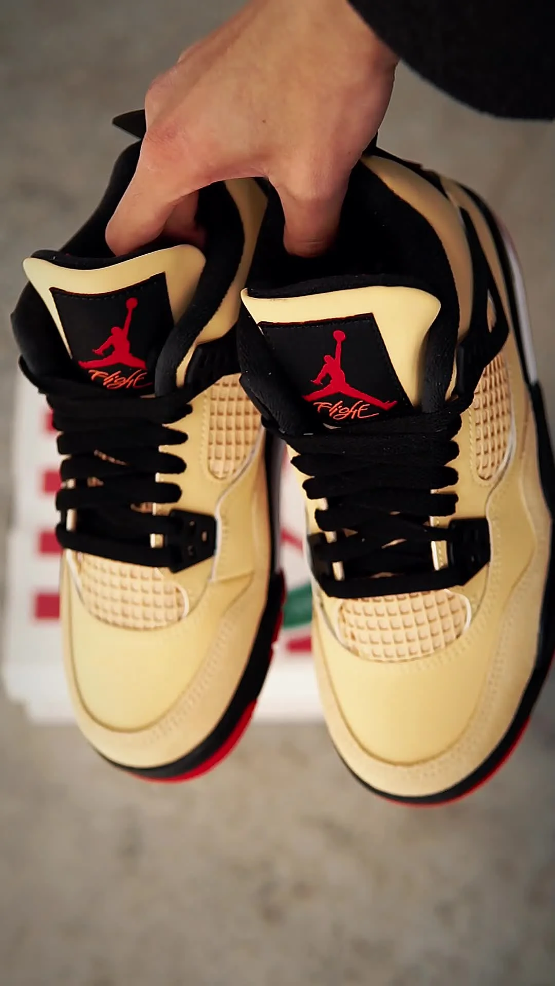 Кроссовки Nike Air Jordan 4 Retro (IH2094-200)