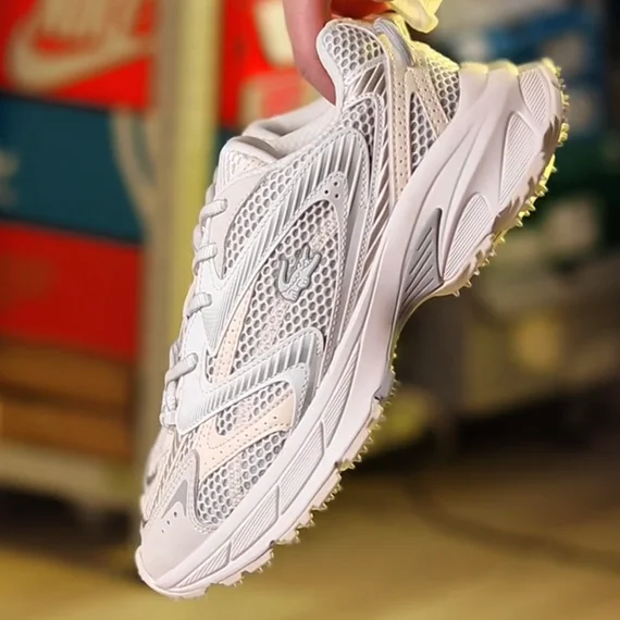 Кроссовки Lacoste L003 Neo Shot 125 1 SFA (749SFA000765T)