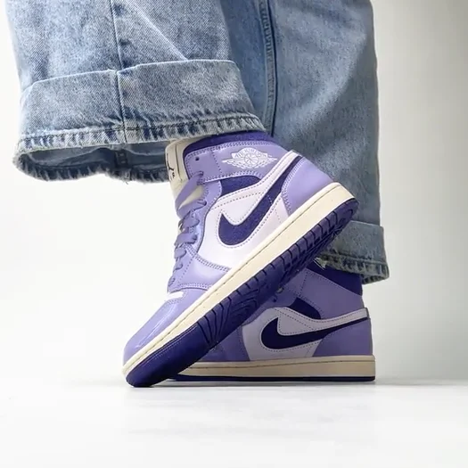 Кроссовки Jordan 1 Mid SE (DZ3745-500)