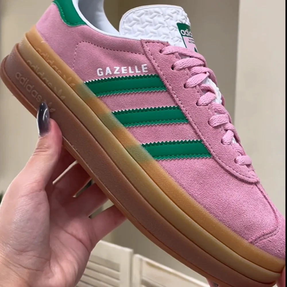 Стильные женские кеды Adidas Gazelle Bold W (IE0420) для повседневного образа