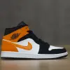 Jordan 1 Mid (554724-058)