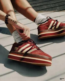 Кроссовки Adidas GAZELLE STACK W