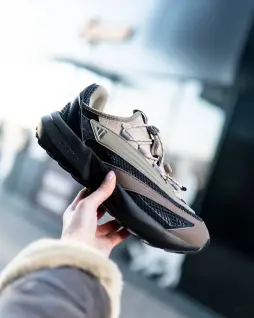 Кроссовки Adidas Lightblaze Vista