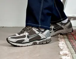 Кроссовки Nike Zoom Vomero 5