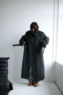 Пальто Tassha Yu Demiseason Cosy Coat Grafit 