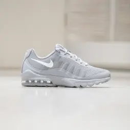 Кроссовки Nike Air Max Invigor 