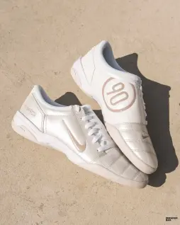 Кроссовки Nike TOTAL 90