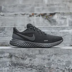 Nike Revolution 5 